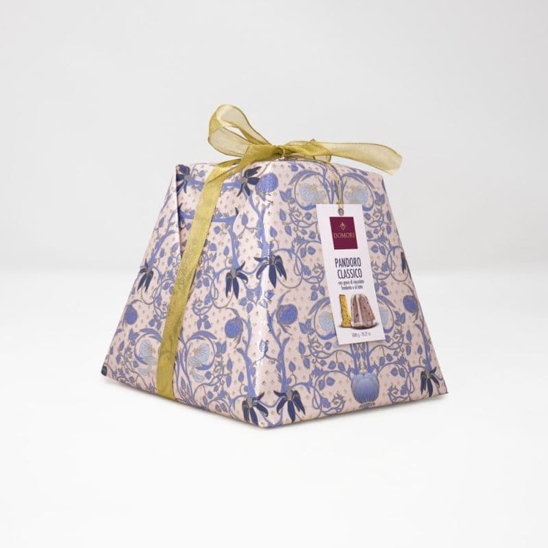 Pandoro artizanal cu bucatele de ciocolată amaruie și cu lapte Domori